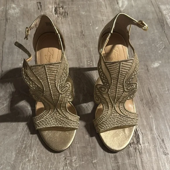 Imagine Vince Camuto Rashi heeled sandal - Picture 10 of 13